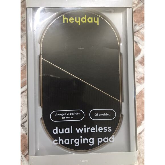 Heyday charges dual wireless charging pad 2 devices at once NEW - Picture 2 of 3
